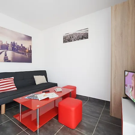 Les De La Galaure En Option Holiday home *